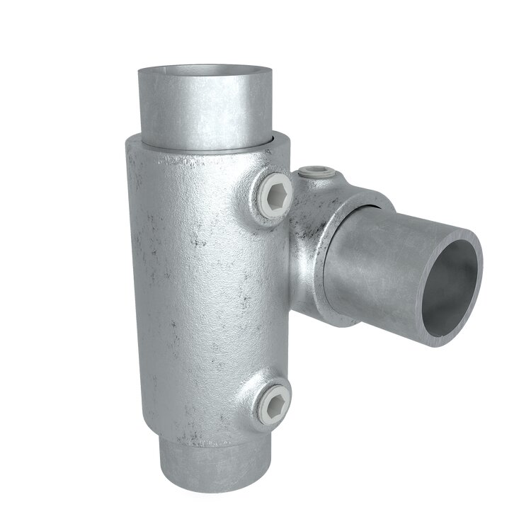 Ein grauer, metallischer Rohrverbinder Kreuzverbinder lang vorgesetzt 90 Grad Typ 28L Ø 42,4 mm mit drei Rohrdurchführungen und sichtbaren Sechskant-Klemmschrauben auf weißem Hintergrund.