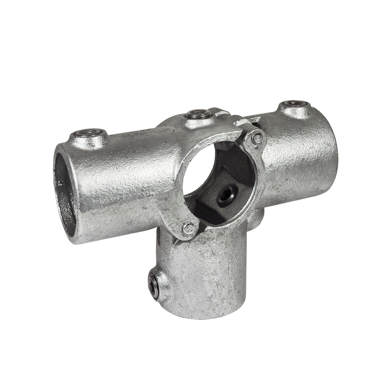 Rohrverbinder offenes klappbares T-Stück Ø 48,3mm mit Seitenausgang - Typ 24O. Ein verzinktes, silberfarbenes Metallformstück mit einem aufklappbaren Hauptanschluss und einem senkrechten Seitenausgang, ausgestattet mit Feststellschrauben für Rohre.